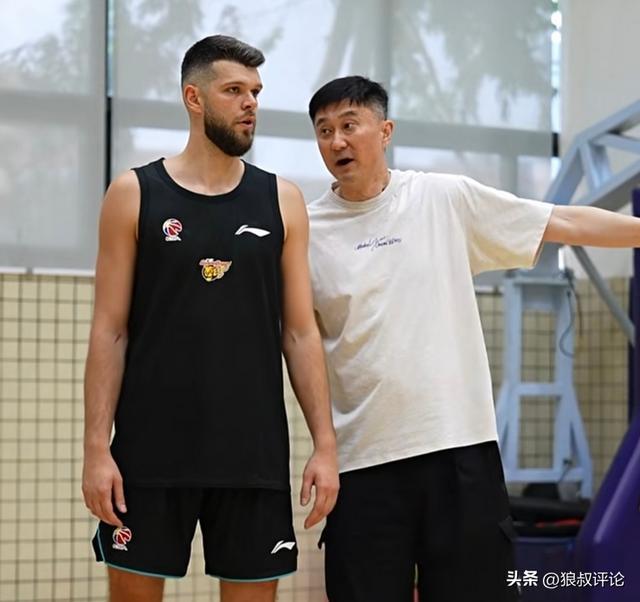 星空体育app下载-广东vs广州季后赛G1前瞻：杜锋完整阵容迎主场首秀 徐昕欲反戈旧主